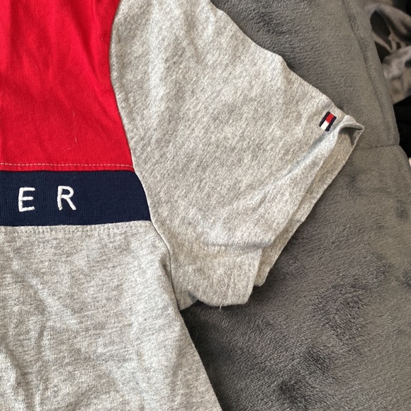 Tommy Hilfiger t shirt - Picture 3 of 4